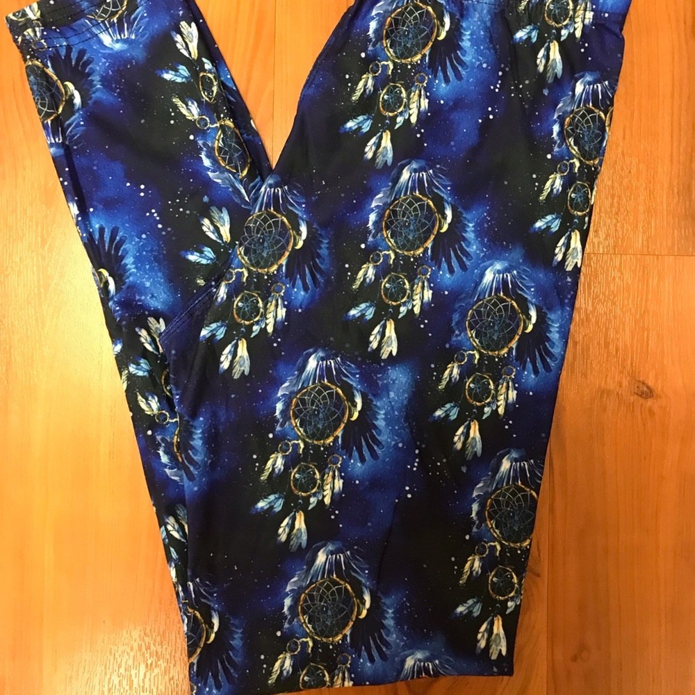 Last 1‼️Dream Catchers Soft Blue Galaxy Leggings - Picture 2 of 7
